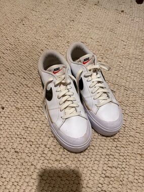 Nike Court Legacy Lift